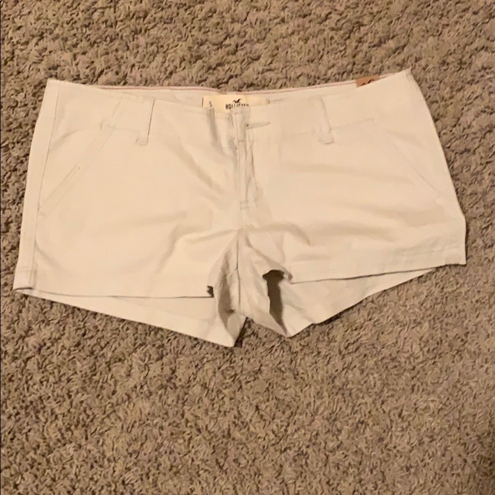 Khaki short shorts!!